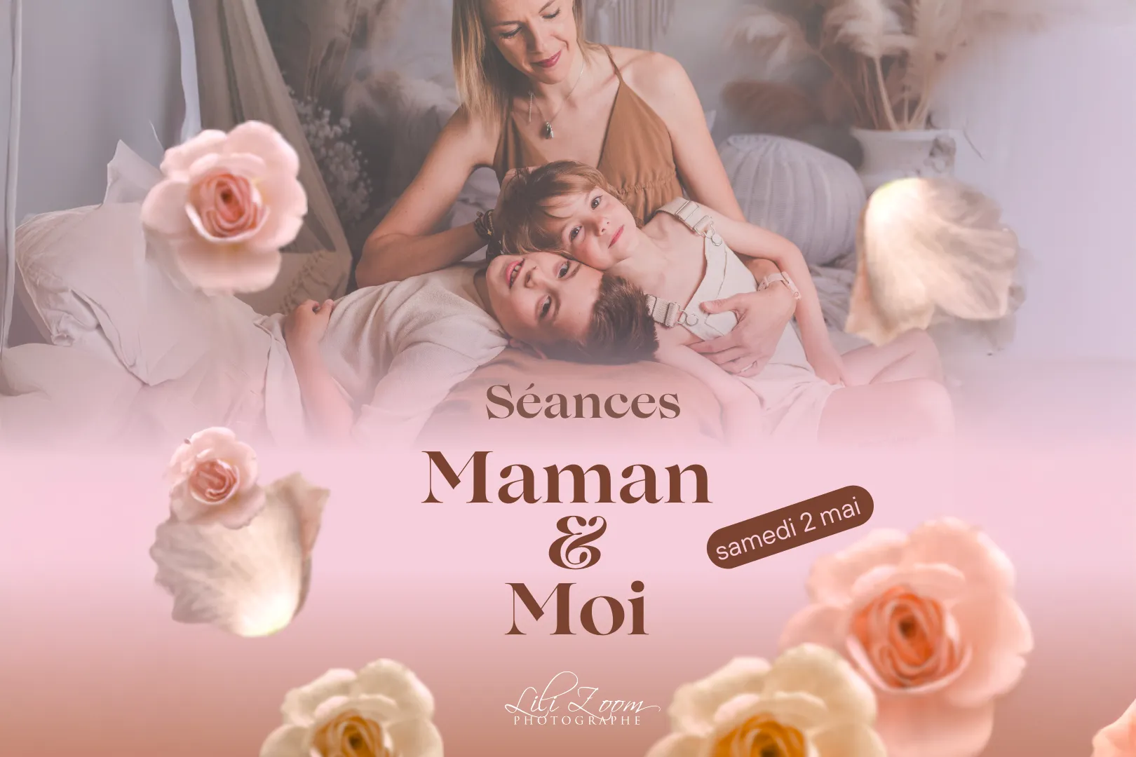 Moment de complicité et de tendresse entre une mère et ses deux enfants dans un décor bohème et épuré - Photographe à l'occasion de la Fête des Mères Famille aux alentours de Colombelles