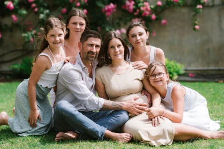 Famille nombreuse rĂ©unie dans un jardin avec la maman enceinte - Photographe grossesse ForĂȘt de Cerisy Famille nombreuse rĂ©unie dans un jardin avec la maman enceinte - Photographe grossesse ForĂȘt de Cerisy